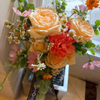 当日のブーケ。コンセプトに合わせてリボンを用意してくれました