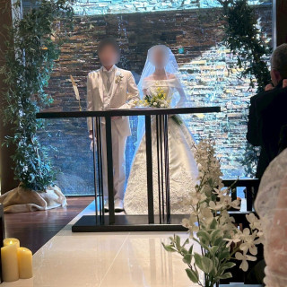 正面から自然光が入り、とても明るい空間。