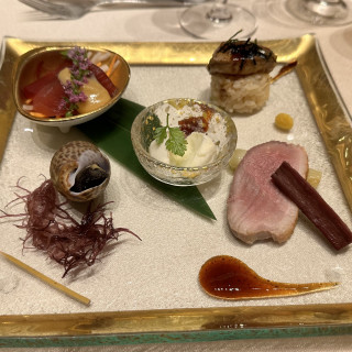 前菜からさまざまな配慮を感じるお箸で食べることのできるお料理