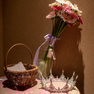 ブーケと披露宴入場時のクラウンティアラ|777745さんのTHE LUIGANS Spa & Resort(ザ・ルイガンズ.スパ&リゾート)の写真(2576903)