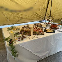 デザートビュッフェ　※テントは私物です