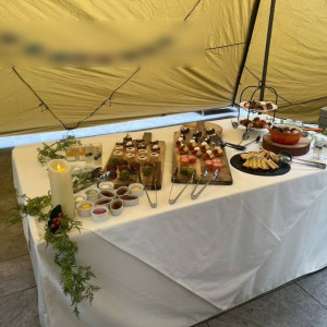 デザートビュッフェ　※テントは私物です|777747さんの山手迎賓館/テイクアンドギヴ・ニーズウェディングの写真(2573142)