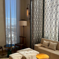 待合スペースにソファーが沢山ありました