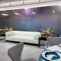 披露宴会場の新郎新婦席