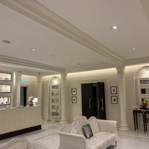 ロビーの様子|777944さんのアーククラブ迎賓館(福山)/テイクアンドギヴ・ニーズウェディングの写真(2573748)