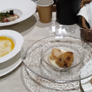 料理(新郎新婦が控え室で食べながら撮ったもの)|778012さんのベイサイドパーク迎賓館（千葉みなと）/テイクアンドギヴ・ニーズウェディングの写真(2577804)