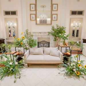 披露宴会場の新郎新婦の席|778012さんのベイサイドパーク迎賓館(千葉みなと)/テイクアンドギヴ・ニーズウェディングの写真(2577780)