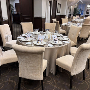 披露宴会場にセッティングしてもらった後の写真です。|778031さんの定禅寺ガーデンヒルズ迎賓館/FIVESTAR WEDDINGの写真(2573858)