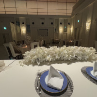 高砂からゲストが近めでアットホームな披露宴ができると思います