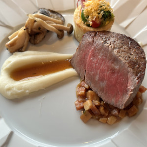 見学時に試食しました。
ランクを上げると宮崎牛が食べれます|778110さんのフェニックス・シーガイア・オーシャン・タワーの写真(2574135)