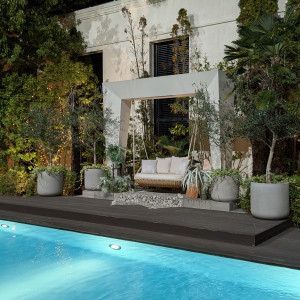 ガーデンのプールとブランコ|778128さんのガーデンヒルズ迎賓館(松本)/テイクアンドギヴ・ニーズウェディングの写真(2574402)