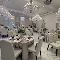 広さ、シャンデリアが素敵だった。