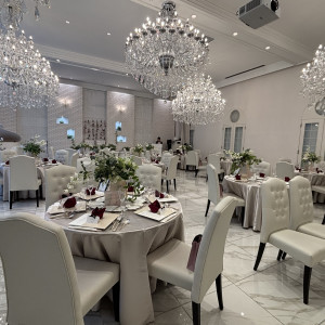 広さ、シャンデリアが素敵だった。|778141さんのセント・ラファエロチャペル御堂筋の写真(2574301)