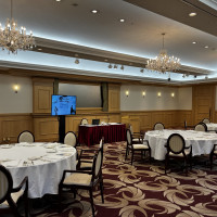 披露宴会場（〜30名ほどの規模感）