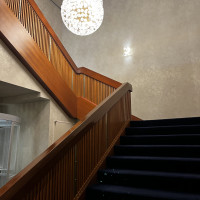 会食の会場に向かう時の階段