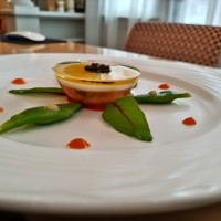 前菜です。横から見ても層が綺麗