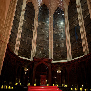 チャペルでは、雪や羽を降らす演出をすることもできる。