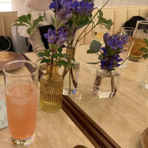 卓の色分け装花|778266さんのCUCINA Pagina(クッチーナ パージナ)の写真(2575065)