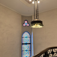 控室とチャペル、披露宴会場をつなぐ螺旋階段です