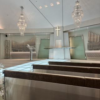 チャペル
水が流れており音もすてきです。