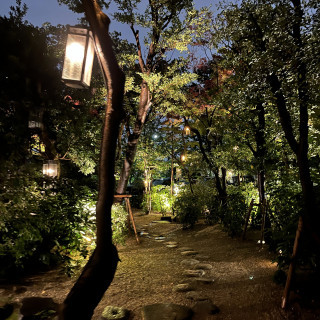 建物の間の小道