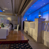 高砂の後ろにはバルコニーと階段！