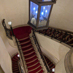 ホテル内にある赤い大階段は間違いなく映えスポットです!|778315さんのホテルモントレ大阪の写真(2574882)