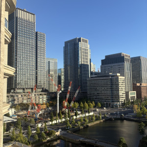 挙式会場横の中庭から見える東京駅|778318さんのパレスホテル東京(PALACE HOTEL TOKYO)の写真(2574892)