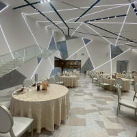 広い方の披露宴会場をお願いしました。