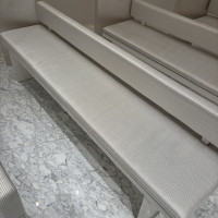 チャペルの参列者用の長椅子