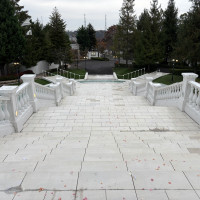 大階段を見下ろした様子