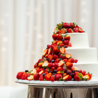 ウェディングケーキ
雪崩れるフルーツがかわいい