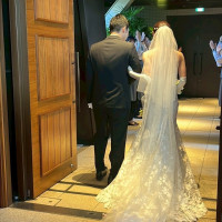 生演奏が素敵で、大きな扉の結婚式場