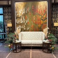 ソファー高砂の後ろには鯉の壁画があり、写真映えします。