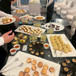 デザートビュッフェ、雨だったけど中でやってもらえた|778496さんのアルモニーヴィラ オージャルダン/テイクアンドギヴ・ニーズウェディングの写真(2576187)