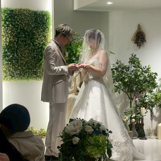 指輪はめる瞬間