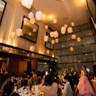 ナイトウェディングでランタンセレモニーをあげました。