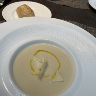 挙式でも提供されるカリフラワーのスープ