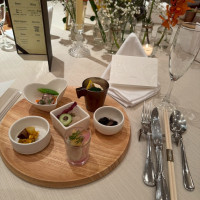 前菜とテーブル装花