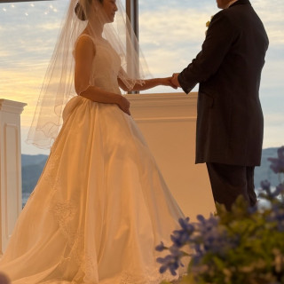 夕暮れの中の挙式