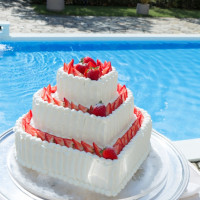 ガーデンでケーキ入刀