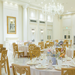 チャペル同様、白を基調とした素敵な披露宴会場です|778569さんのアーカンジェル迎賓館（宇都宮）/テイクアンドギヴ・ニーズウェディングの写真(2576641)