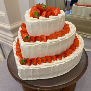 3段のハートのケーキ