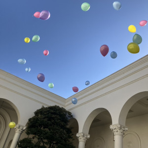 ガーデンでゲストの皆様と一緒に
幸せの風船を飛ばした|778605さんのアーフェリーク迎賓館(岐阜)/テイクアンドギヴ・ニーズウェディングの写真(2577030)