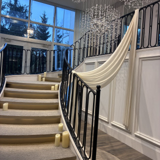 式場から披露宴会場へ続く螺旋階段