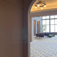 ロビーチャペル前