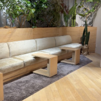 披露宴会場内ソファ