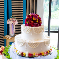 2段ケーキにすることによって、ゴージャスな雰囲気になります。