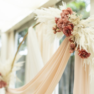 新郎新婦が座る席の装飾です|778784さんのENSOLEILLE(アンソレイエ)~VILLAGE WEDDING~の写真(2577595)