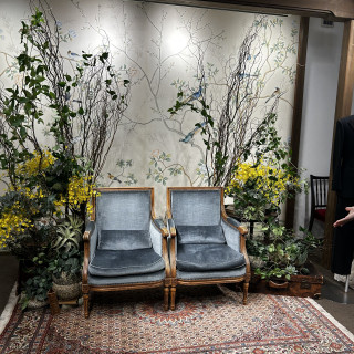 新郎新婦が座るスペース。ゲストとも交流しやすい雰囲気です。